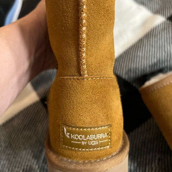 UGG Boots Classic Short II Like New - Picture 8 of 8